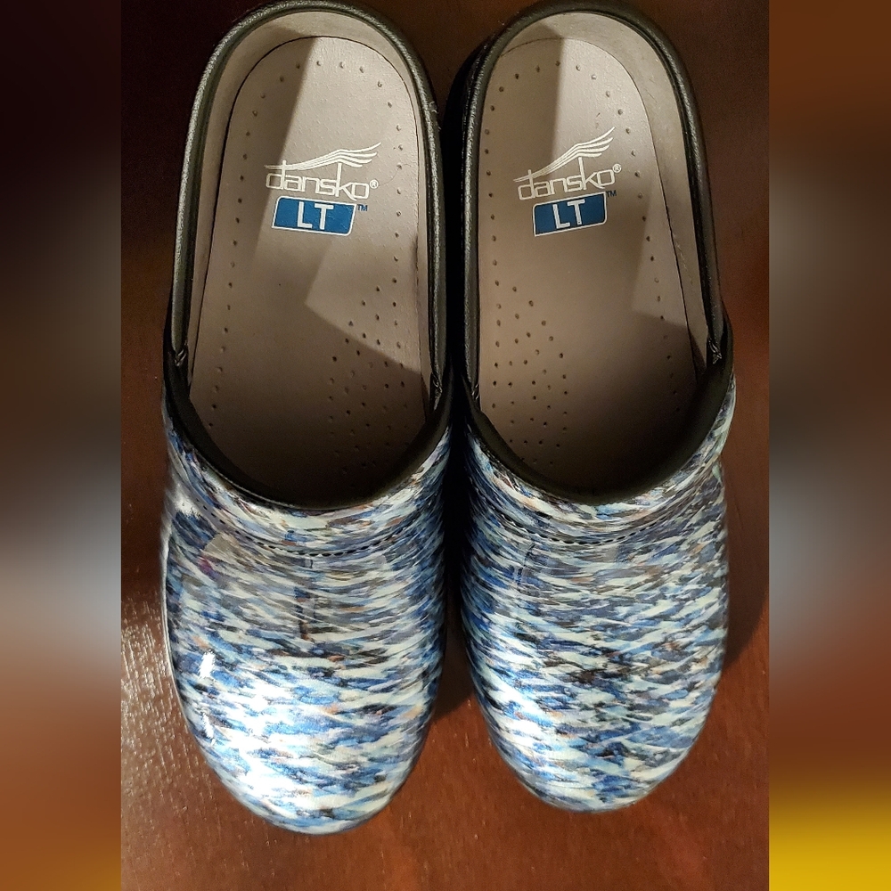 Dansko LT Stylish Blue Patterned Women's Clogs, Size 37. - Picture 6 of 12
